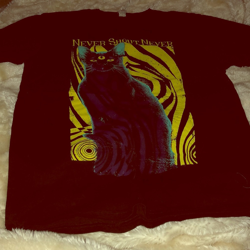 NEVER SHOUT NEVER black Tee